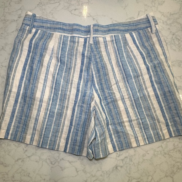 NWT BCBGeneration Shorts Flat Front 5” Cotton Linen Stripes Size 8 - Picture 2 of 5